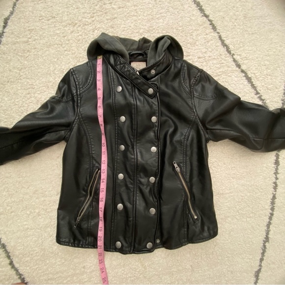 WE THE FREE Vegan Leather Jacket w/removable hood size small - Picture 9 of 15